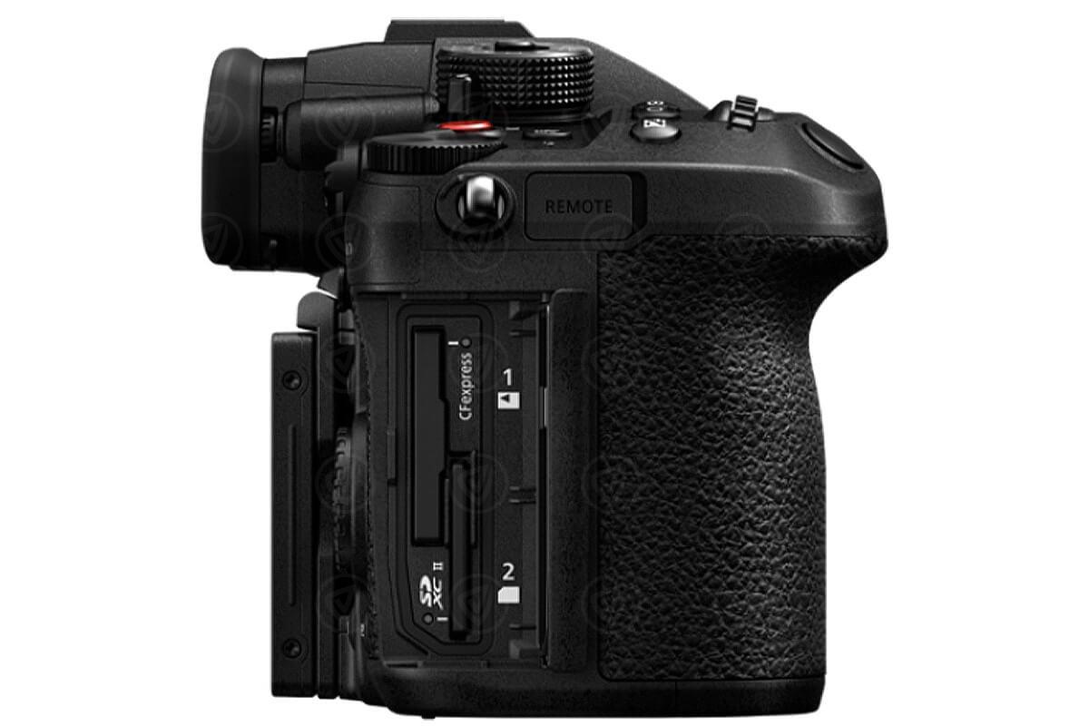 Panasonic Lumix DC-GH6 + Leica DG Vario-Elmarit 12-60 mm + CFexpress Speicherkarte